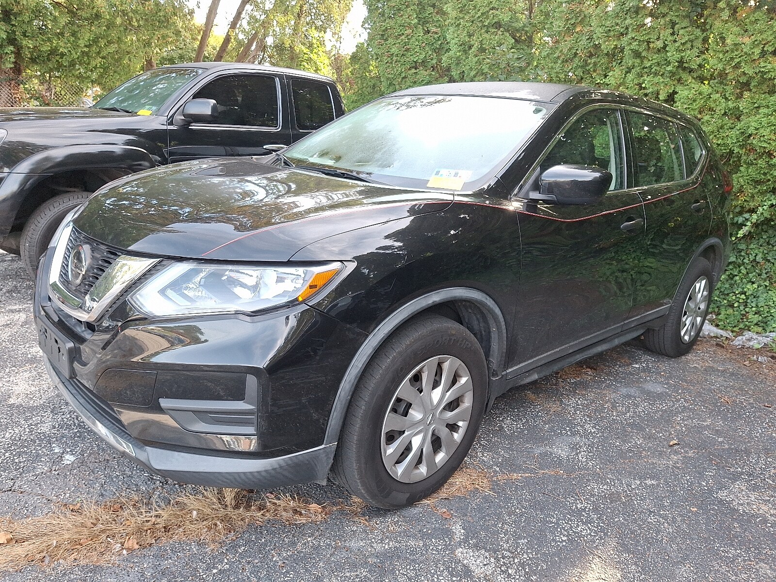 2018 Nissan Rogue S photo 2