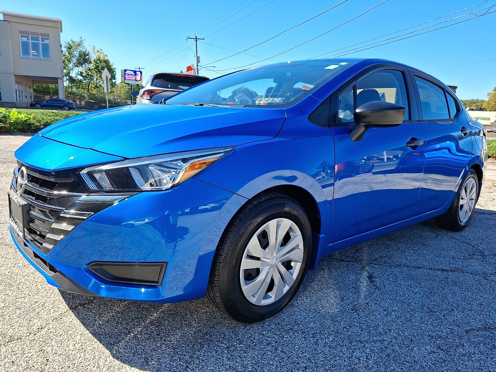 2023 Nissan Versa 1.6 S photo 3
