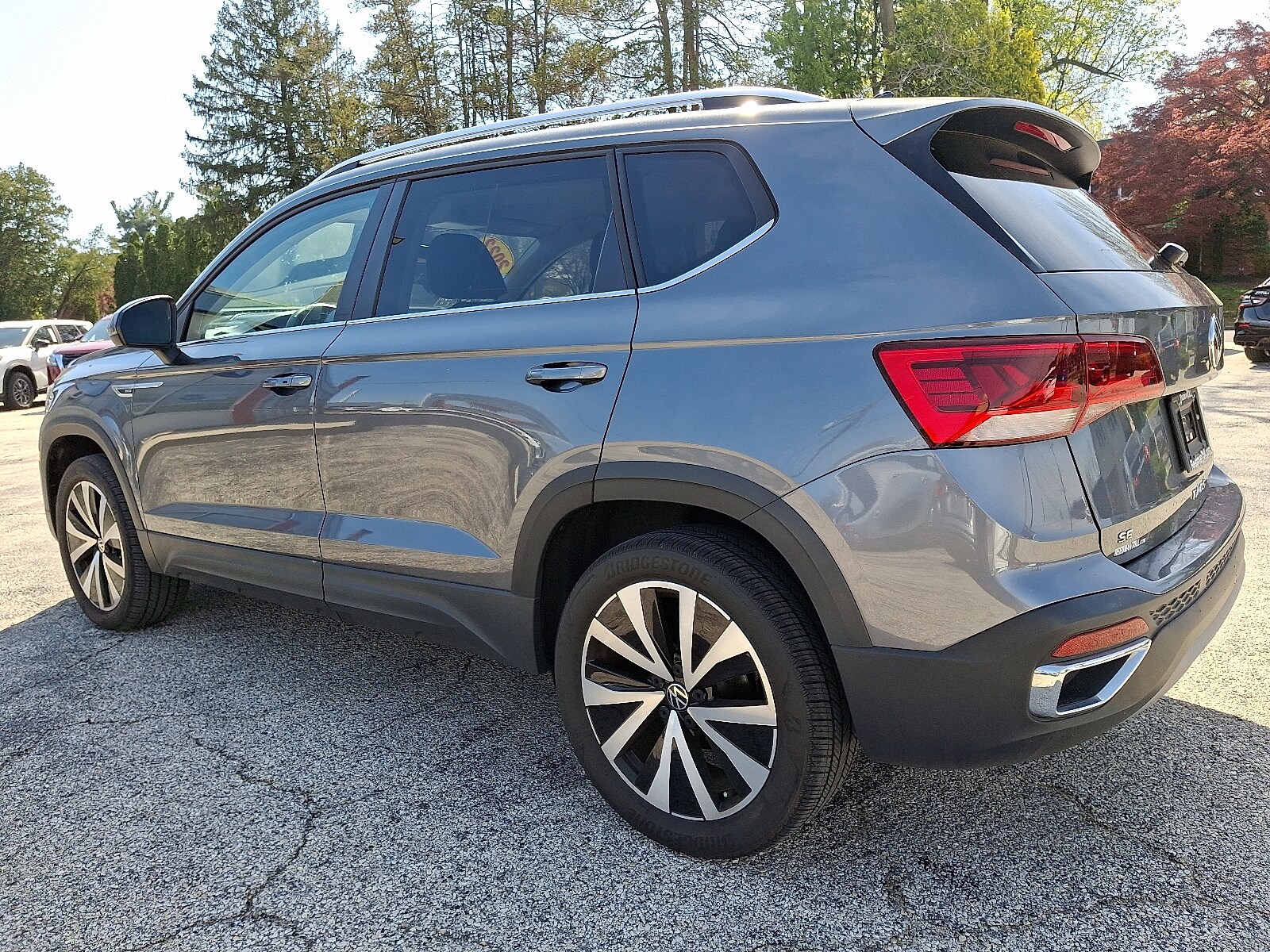 2022 Volkswagen Taos SE photo 4
