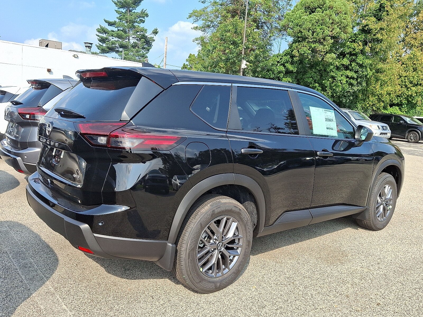 2026 Nissan Rogue S photo 3