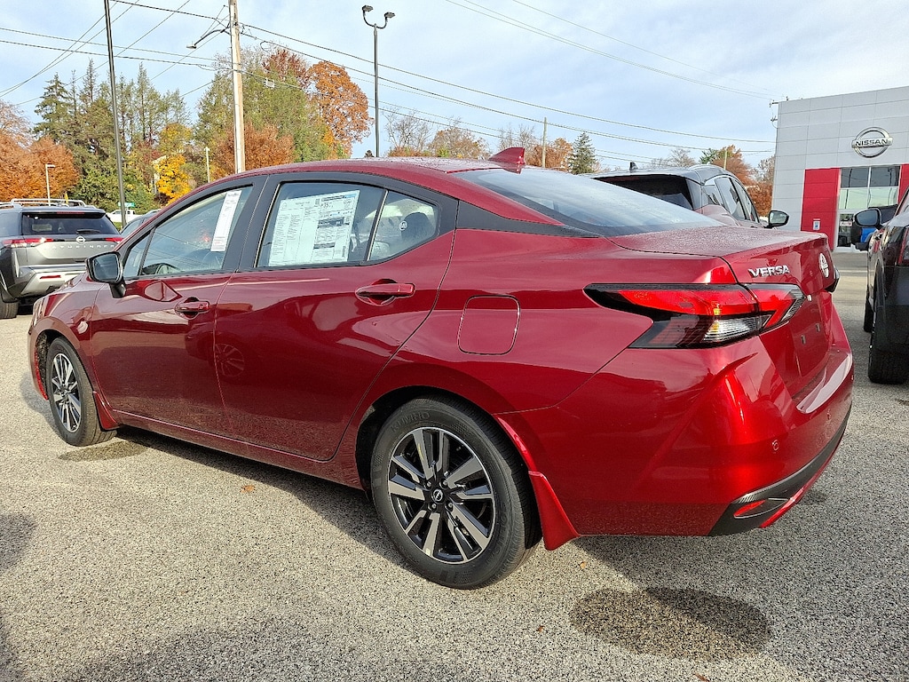 New 2025 Nissan Versa 1.6 SV Car