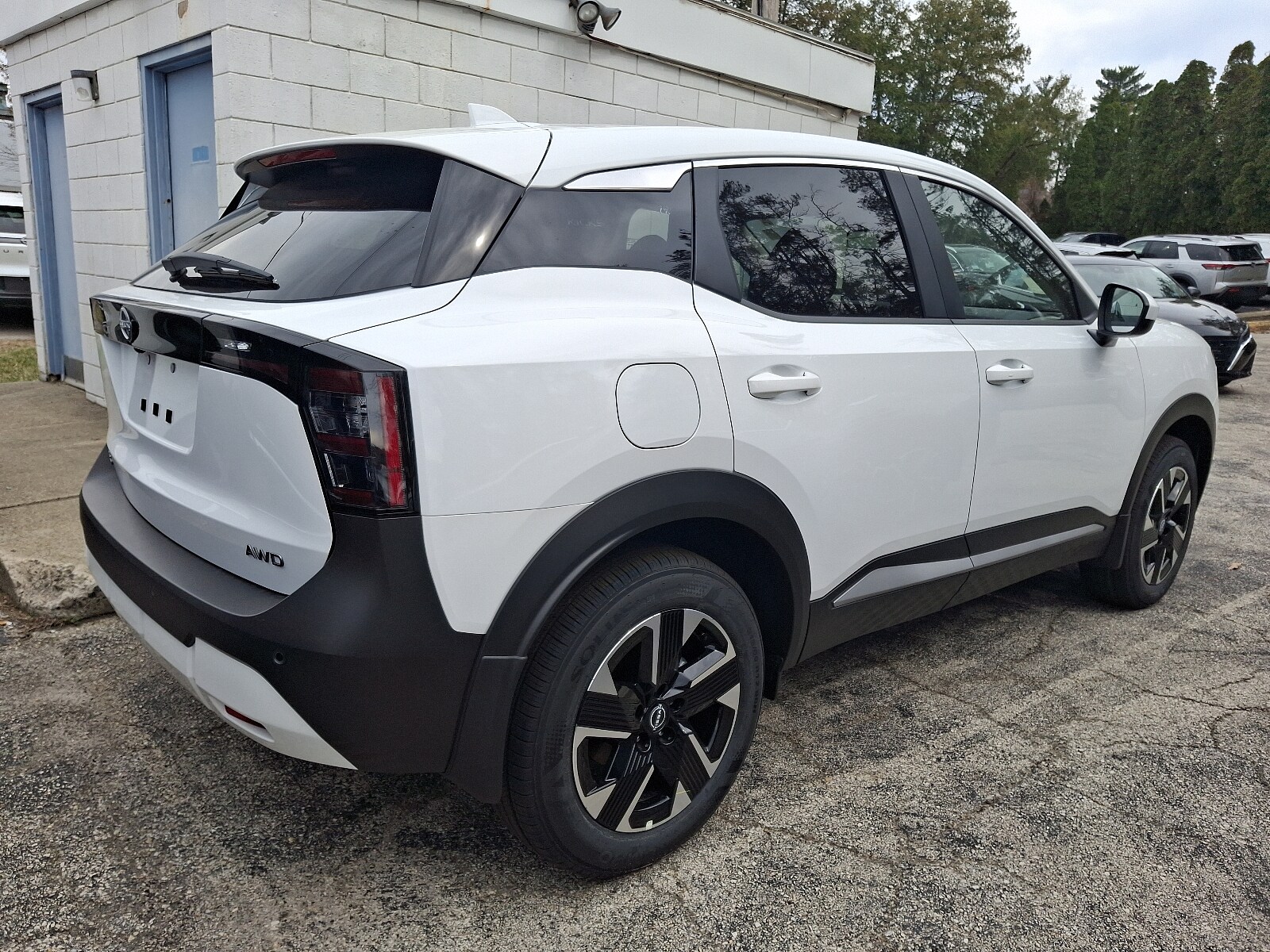 2025 Nissan Kicks SV photo 4