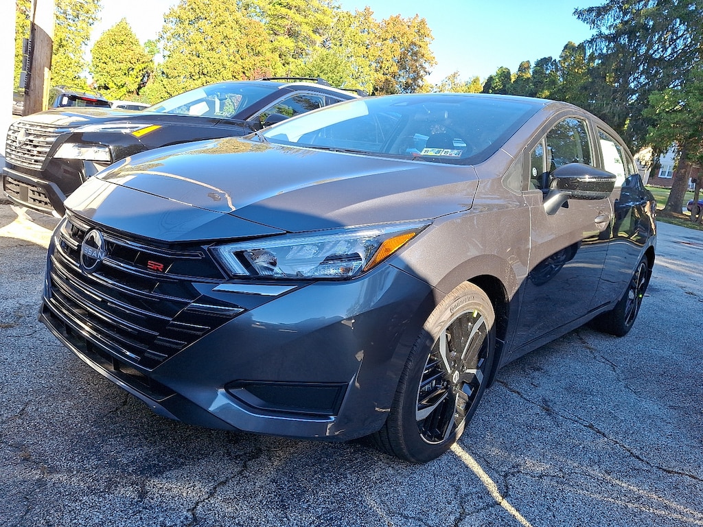 New 2025 Nissan Versa 1.6 SR Car