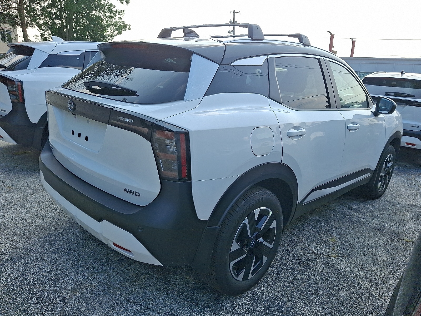 2025 Nissan Kicks SV AWD - Photo 4