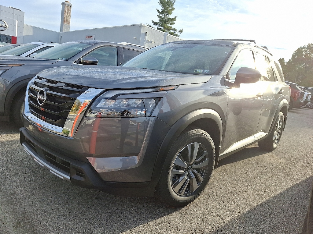 New 2025 Nissan Pathfinder SL 4WD Sport Utility