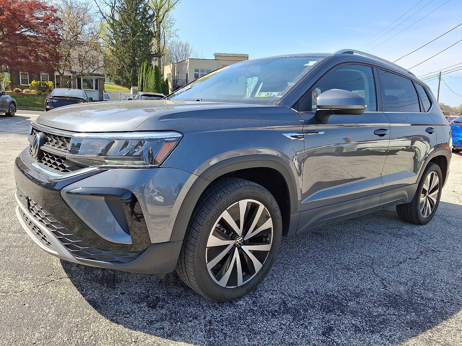 2022 Volkswagen Taos SE photo 3