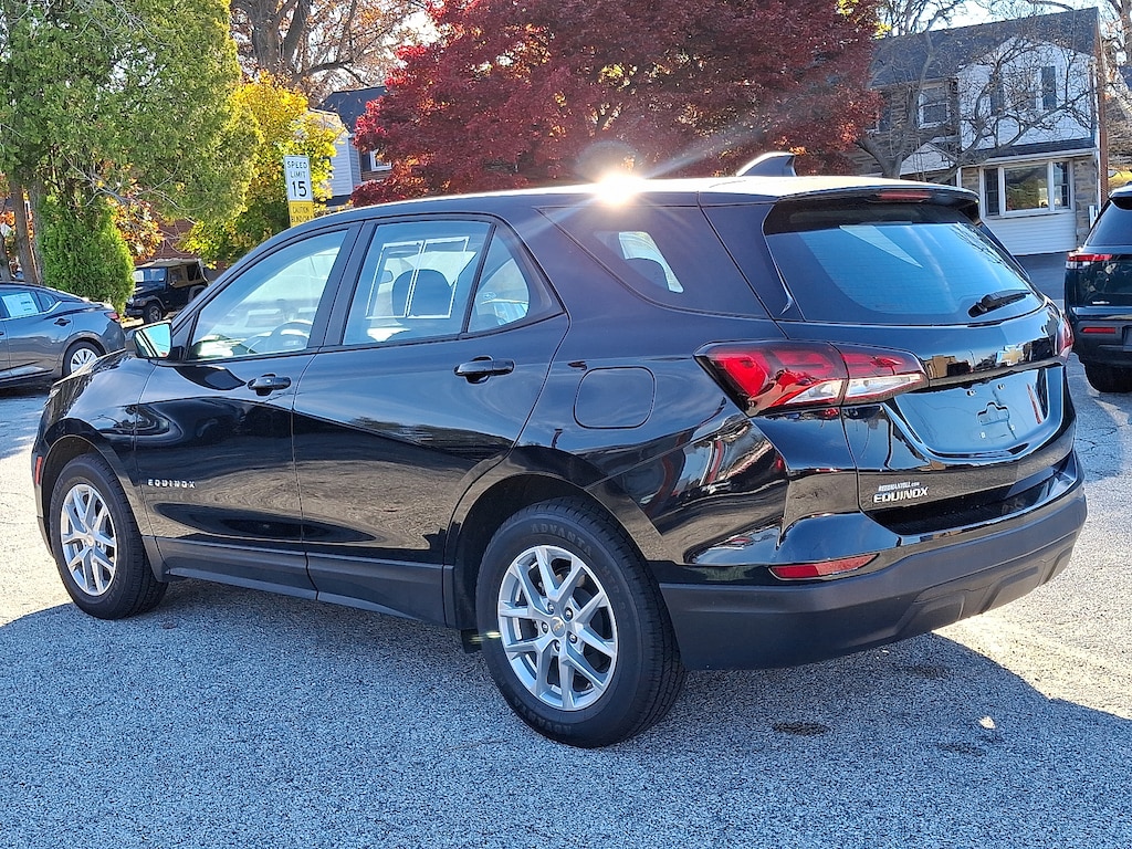 Used 2024 Chevrolet Equinox FWD LS Sport Utility
