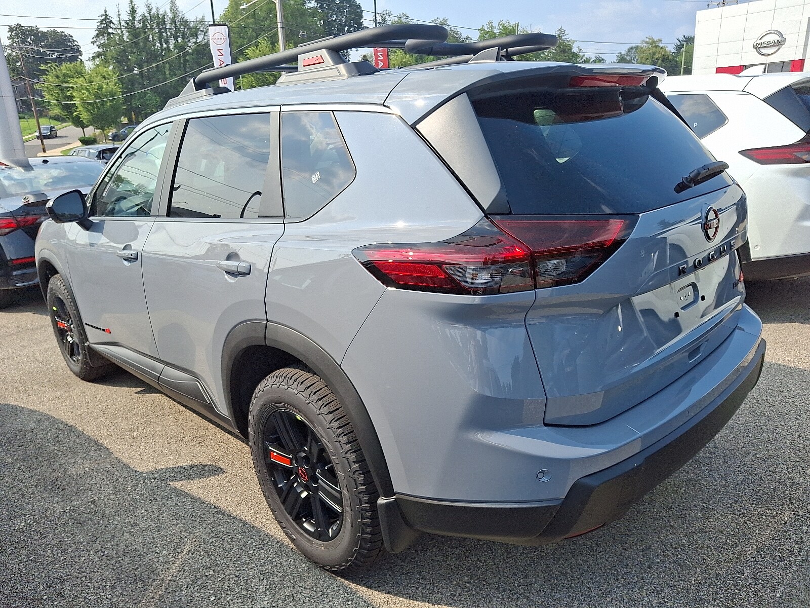2026 Nissan Rogue SV photo 2