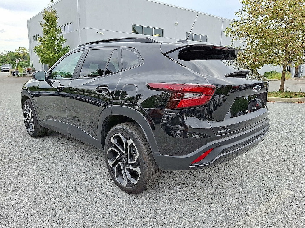 Used 2025 Chevrolet Trax FWD 2RS Sport Utility