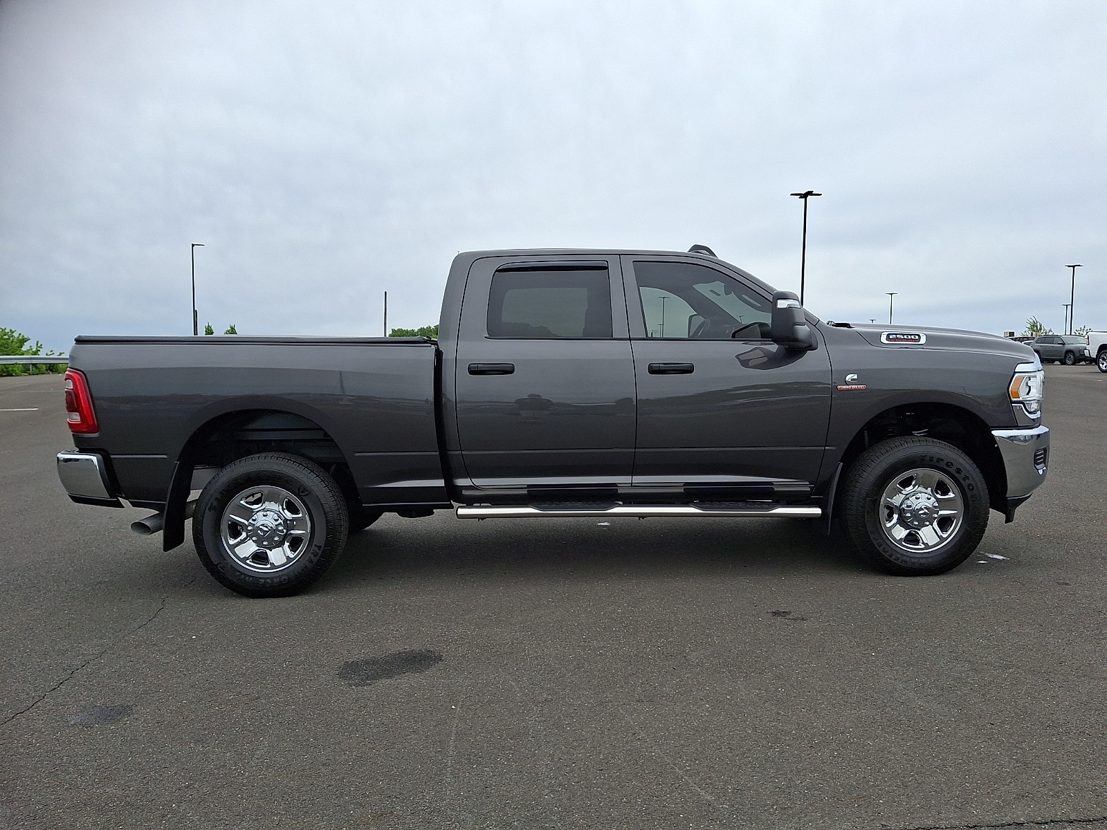View vehicle photo 7