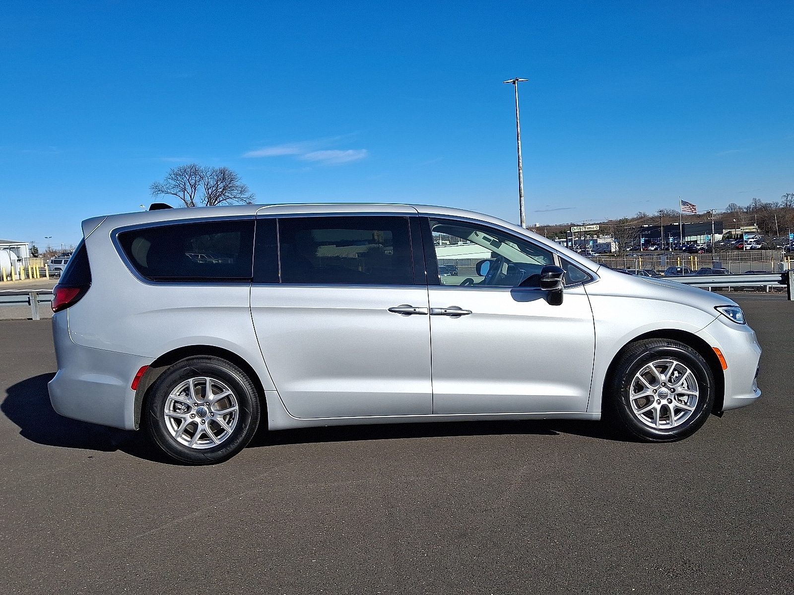 View vehicle photo 7