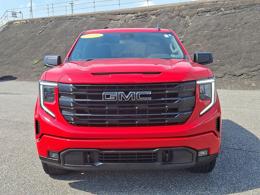 Used 2022 GMC Sierra 1500 4WD Crew Cab Short Box Elevation With 3SB Crew Cab Pickup