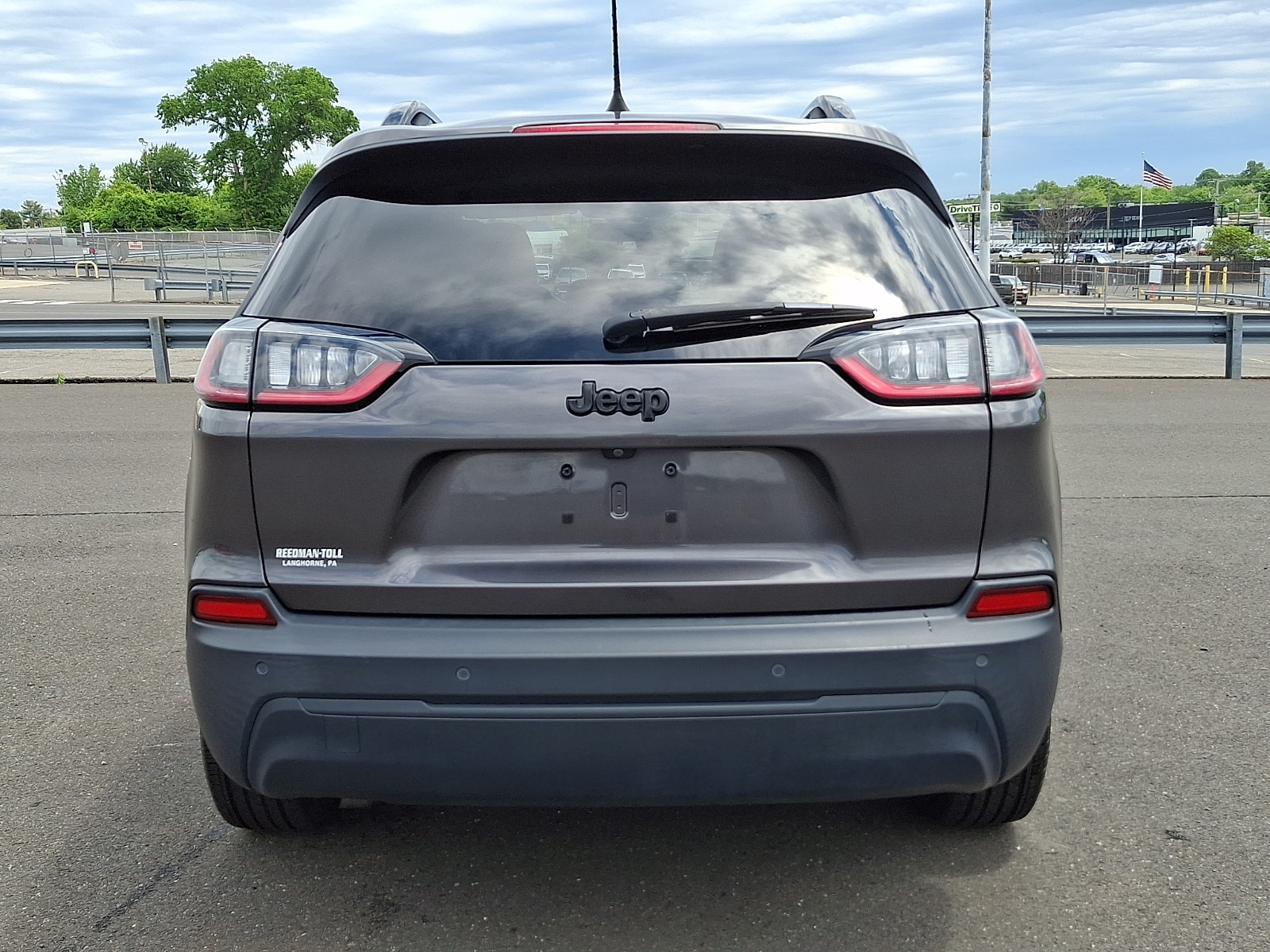 View vehicle photo 5