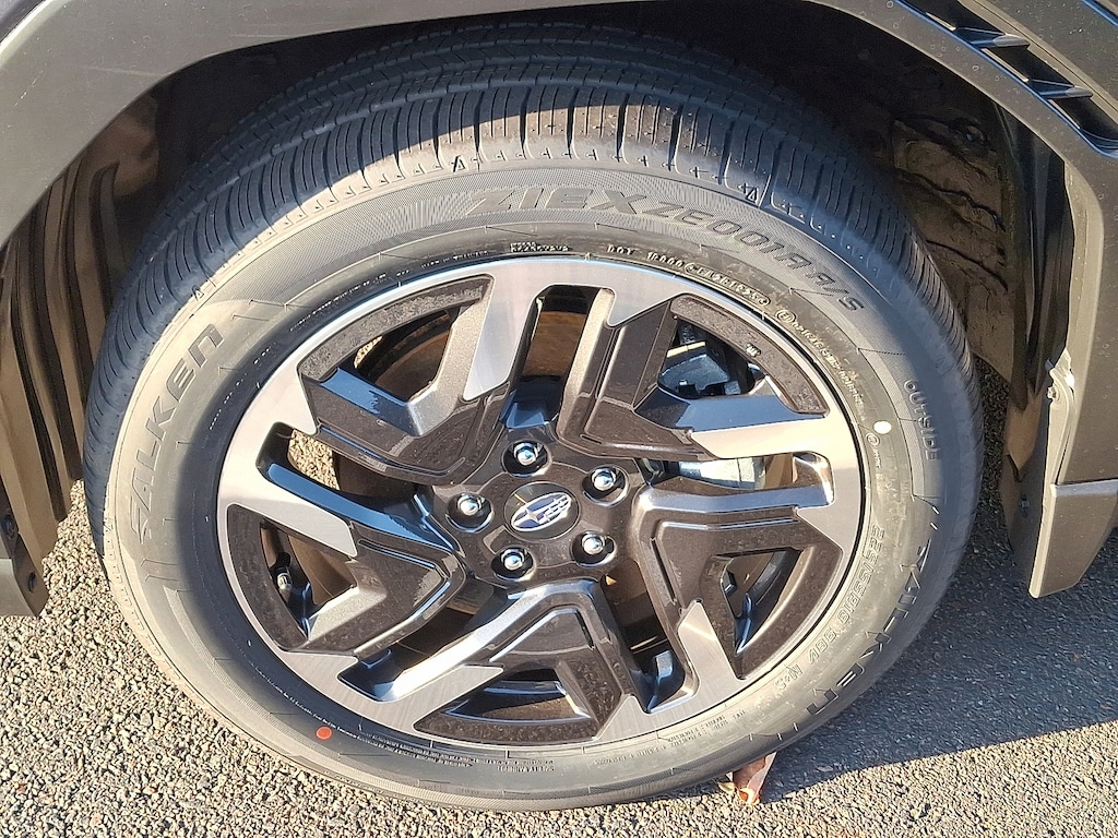 New 2025 Subaru Forester Hybrid Limited SUV