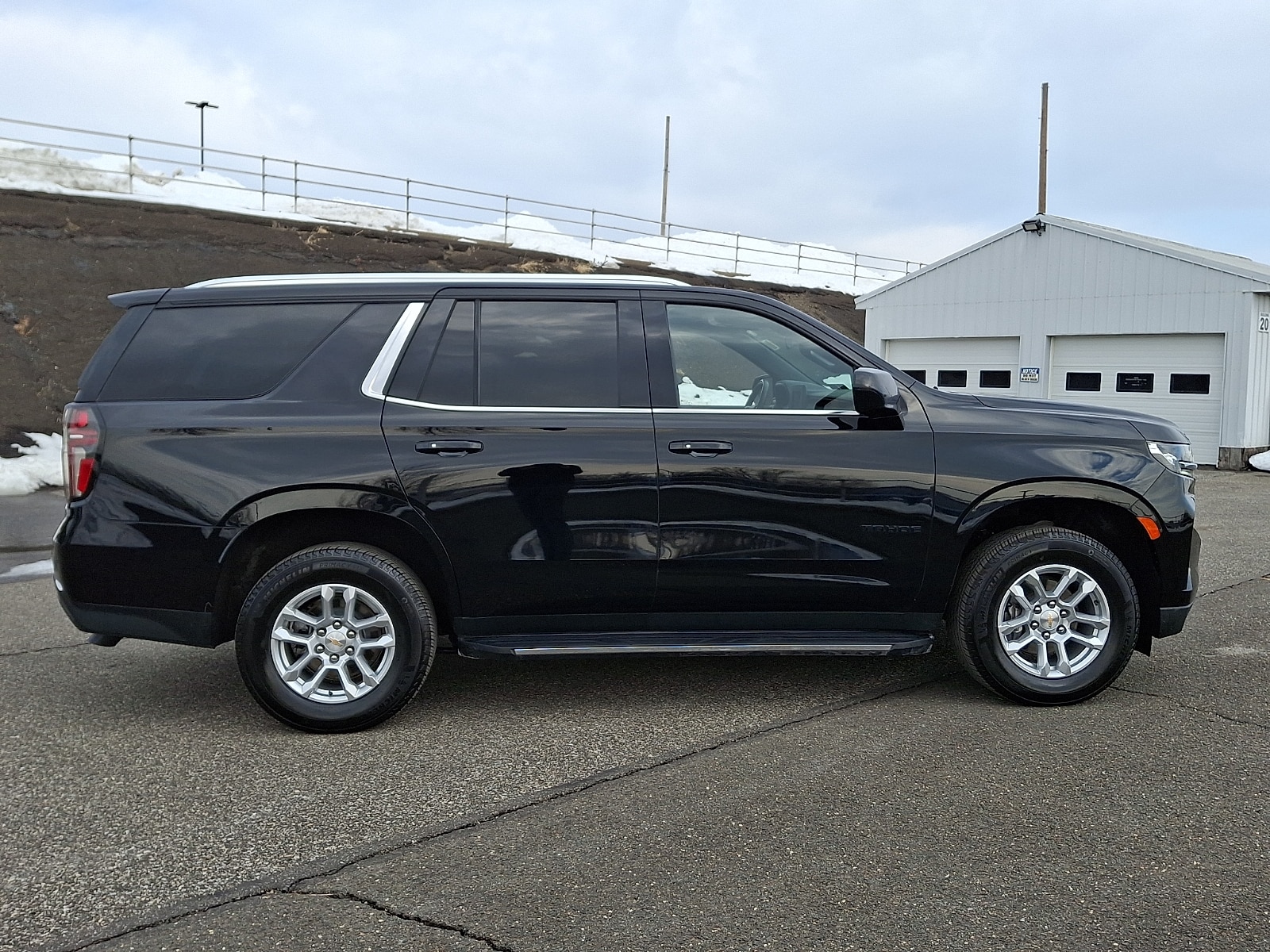 View vehicle photo 7