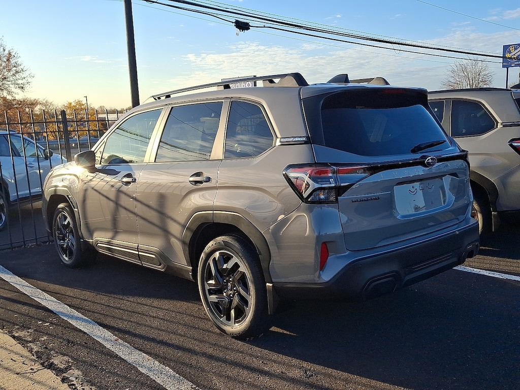 New 2025 Subaru Forester Hybrid Limited SUV