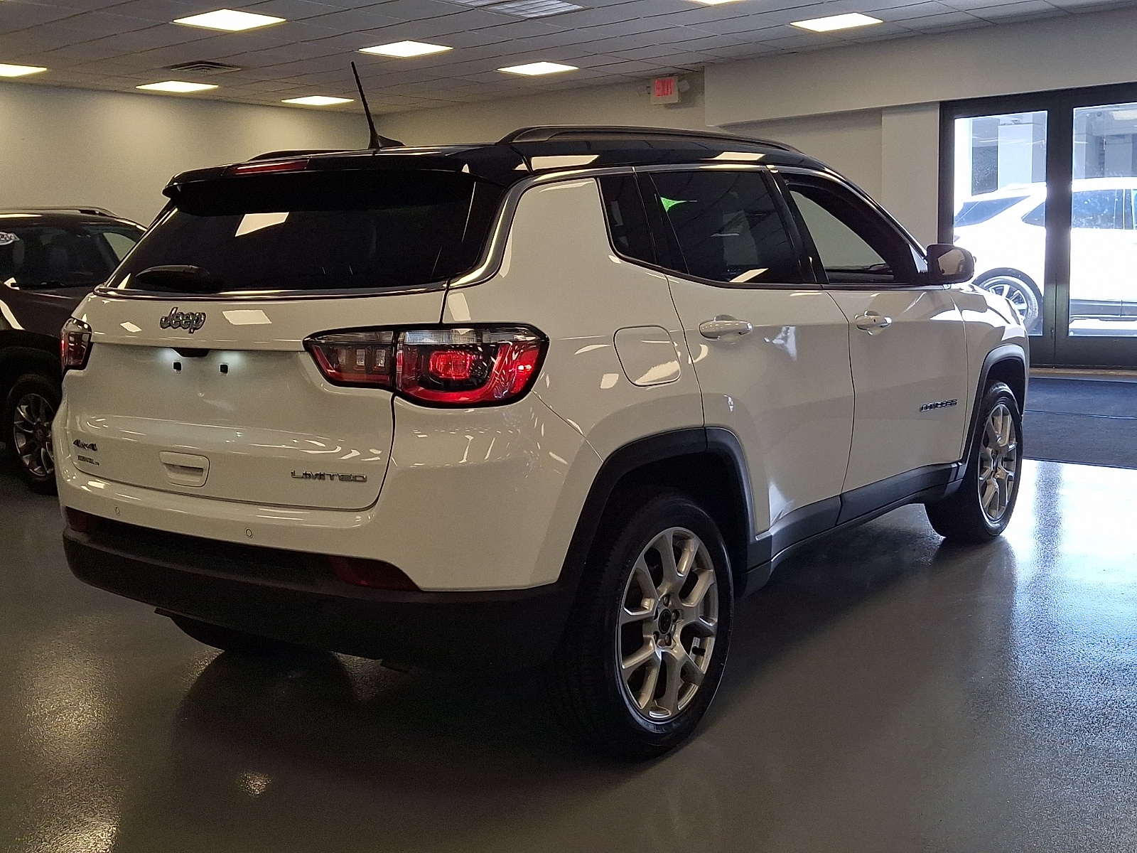 View vehicle photo 6