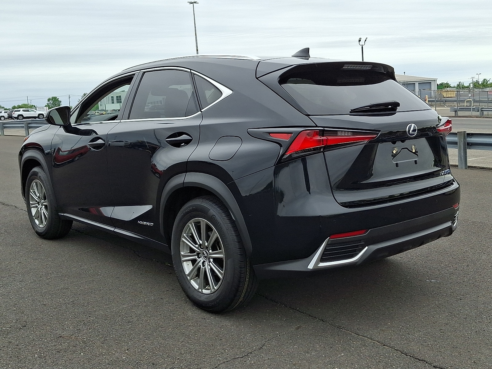 View vehicle photo 4