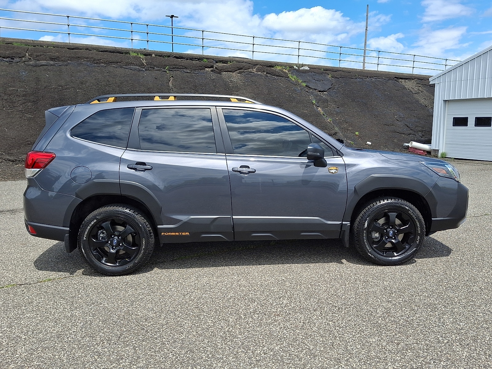 View vehicle photo 7