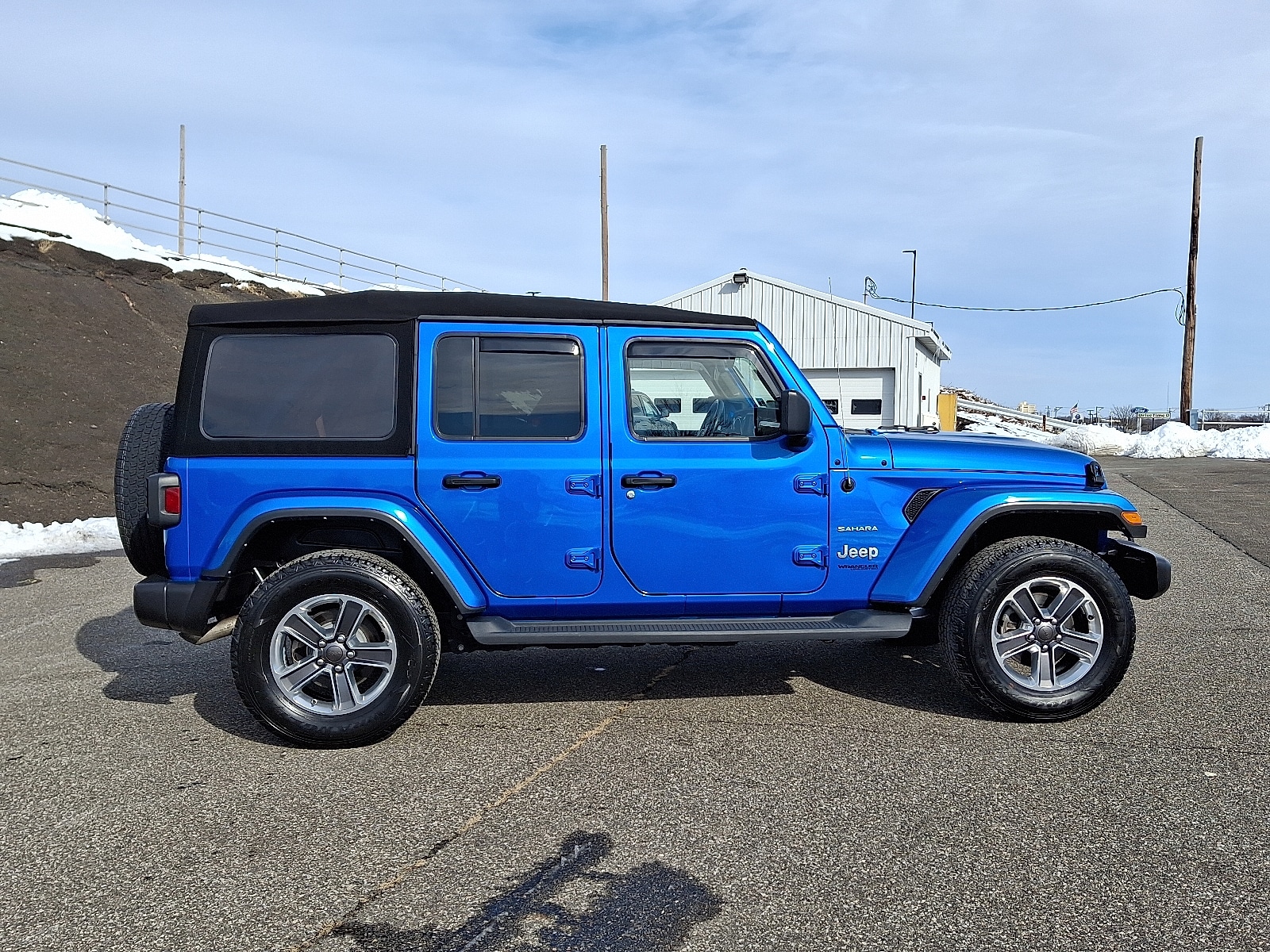 View vehicle photo 7