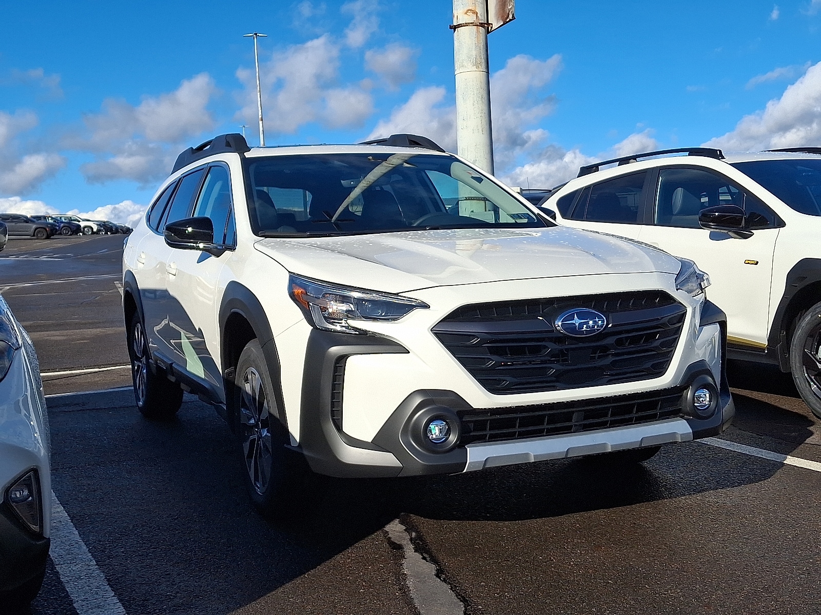 2025 Subaru Outback Limited's photo