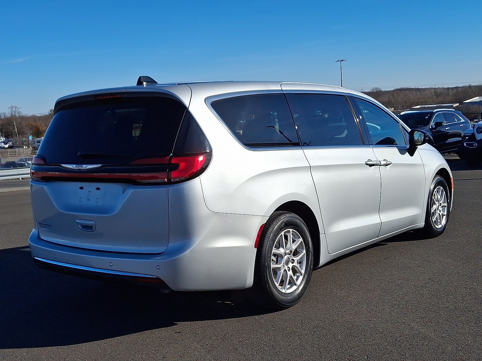 View vehicle photo 6