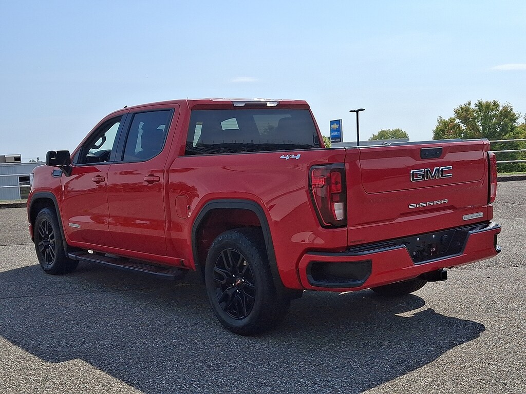 Used 2022 GMC Sierra 1500 4WD Crew Cab Short Box Elevation With 3SB Crew Cab Pickup