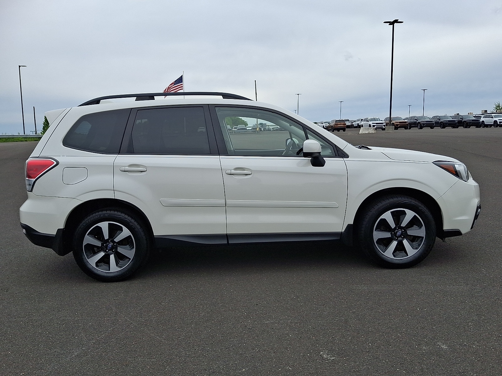 View vehicle photo 7