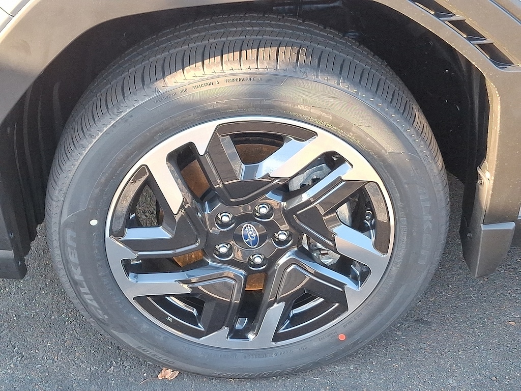 New 2025 Subaru Forester Hybrid Limited SUV