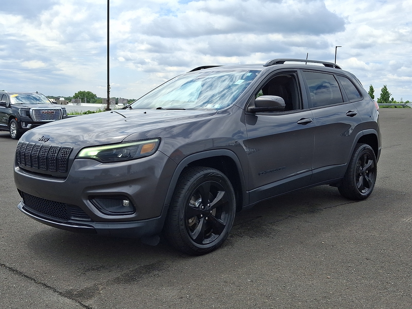 View vehicle photo 3