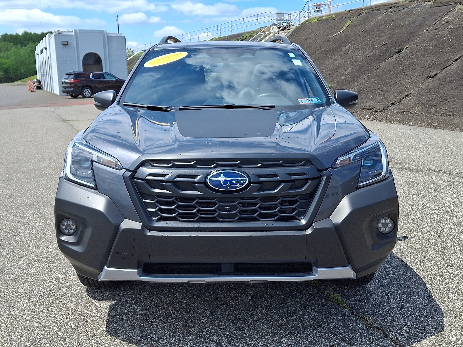 View vehicle photo 2