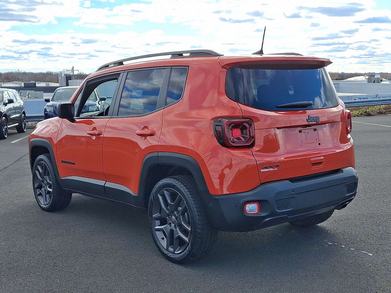 View vehicle photo 4