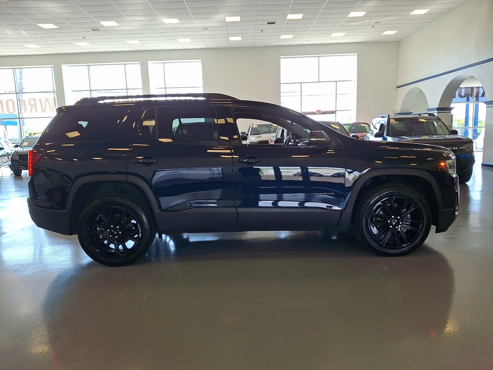 View vehicle photo 7
