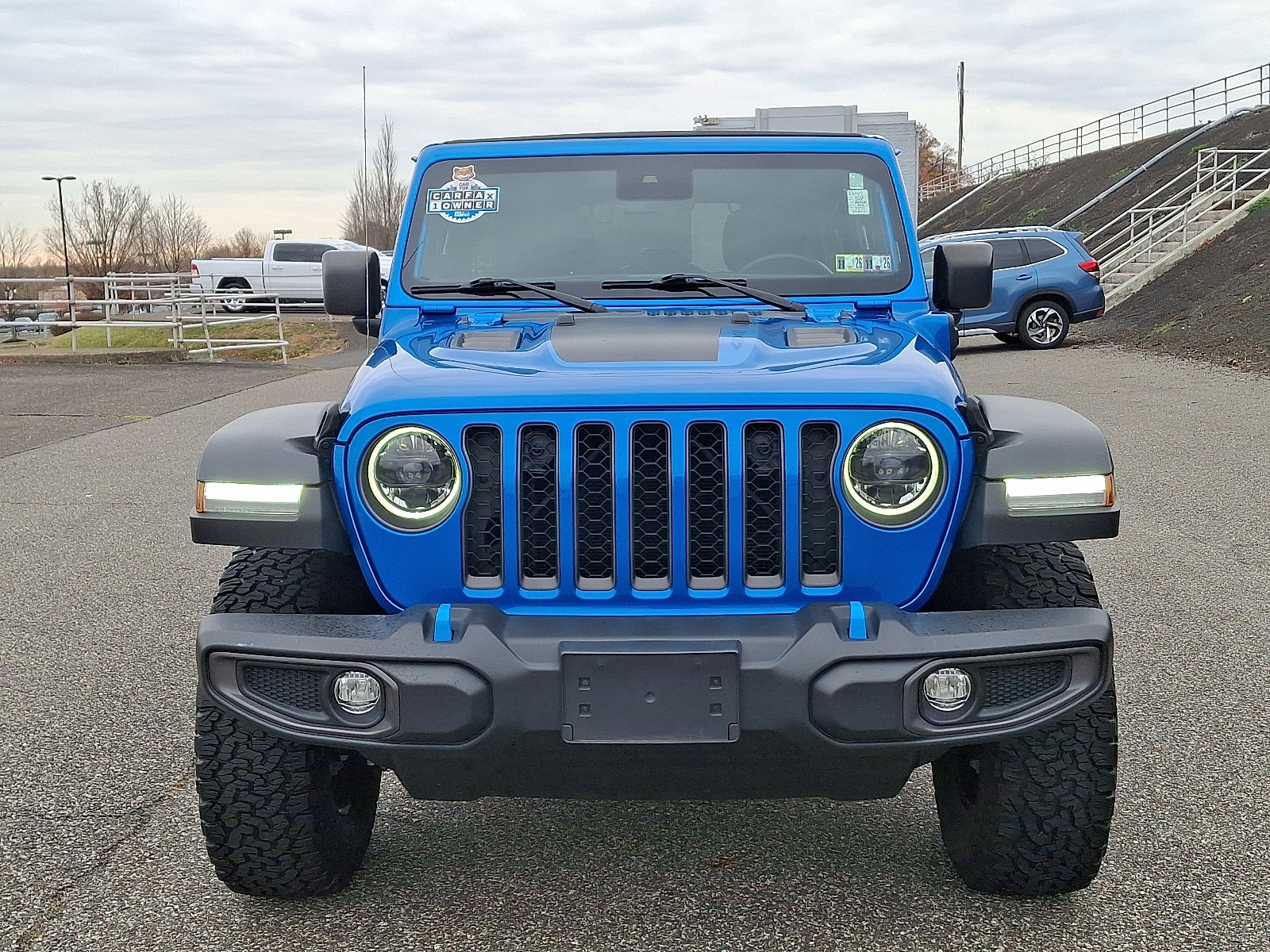 View vehicle photo 2