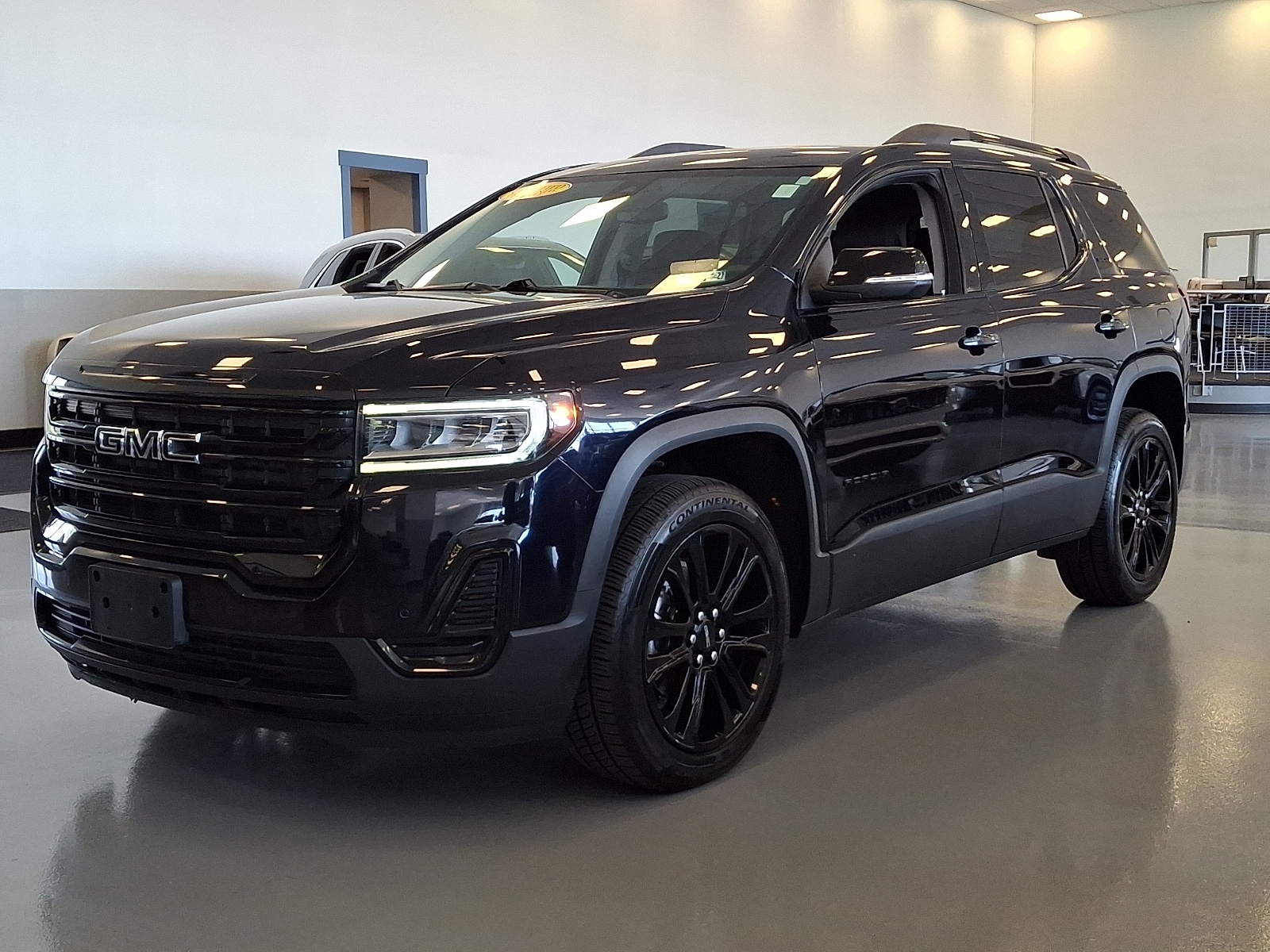View vehicle photo 3