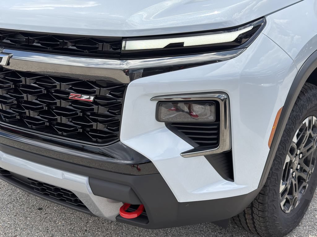 2027 Chevrolet Traverse Z71 - Photo 8