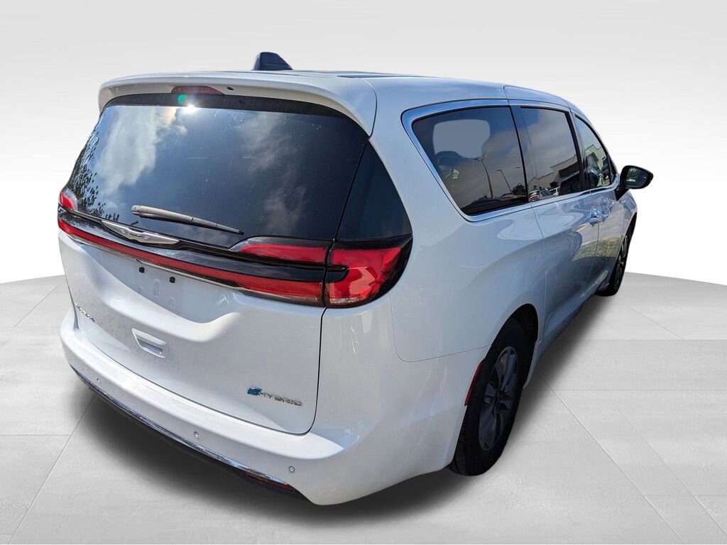 Used 2024 Chrysler Pacifica Hybrid Select