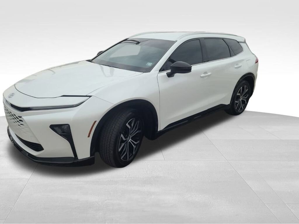 Used 2025 Toyota Crown Signia XLE