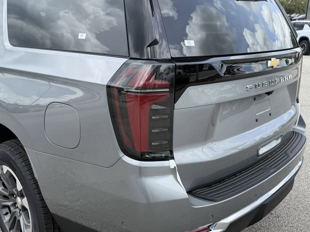 2026 Chevrolet Suburban LS - Photo 8