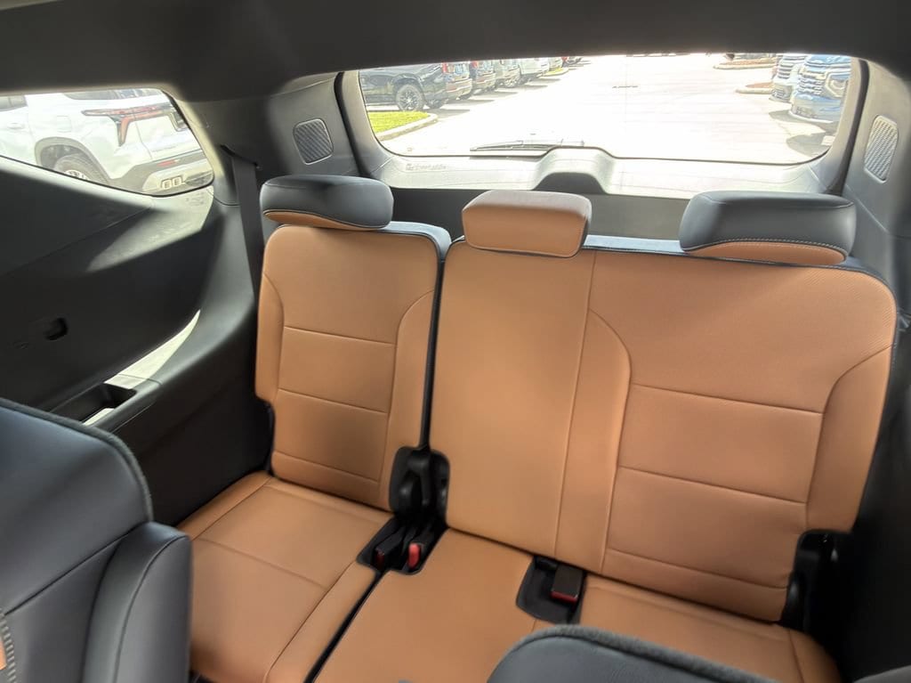 2027 Chevrolet Traverse Z71 - Photo 20