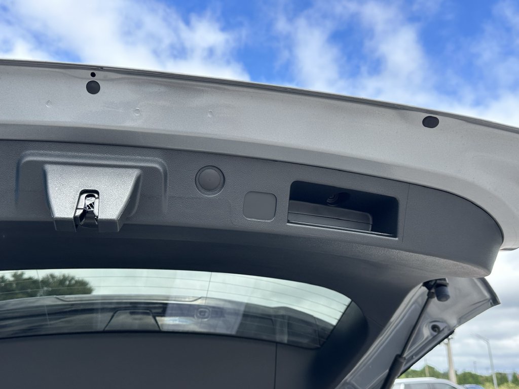 2027 Chevrolet Equinox LT - Photo 9