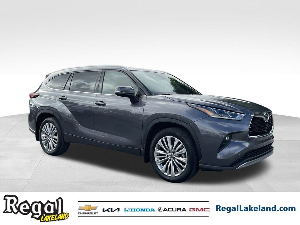 Used 2024 Toyota Highlander LE