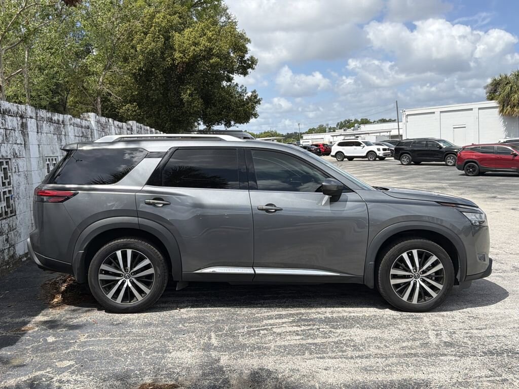 Used 2024 Nissan Pathfinder Platinum