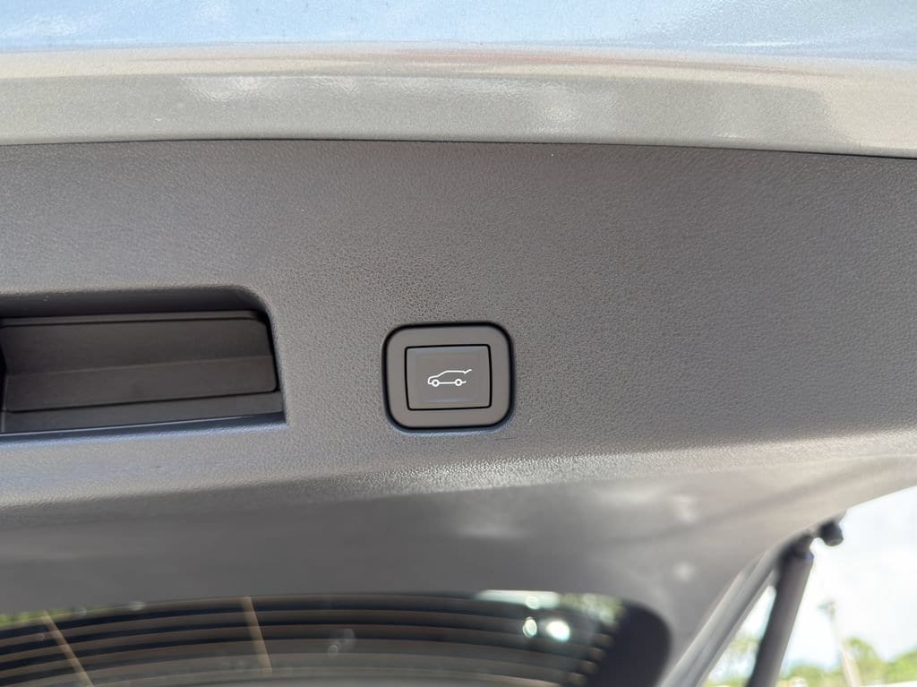 2026 Chevrolet Traverse LT - Photo 12