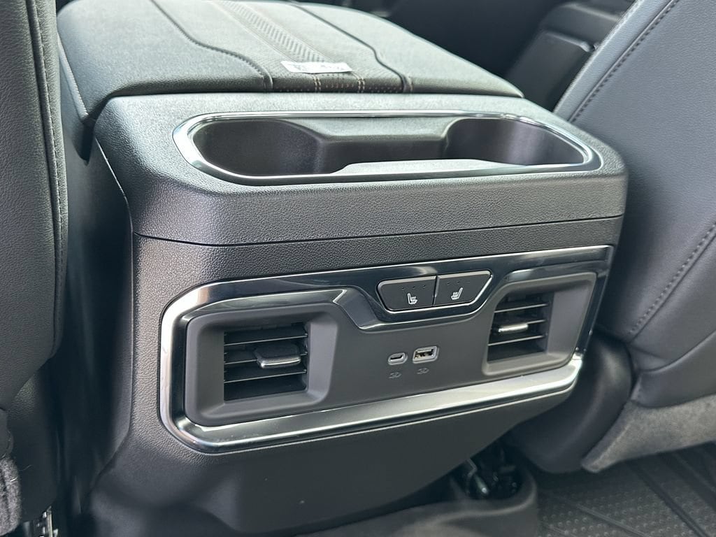 2026 Chevrolet Silverado 1500 High Country - Photo 14