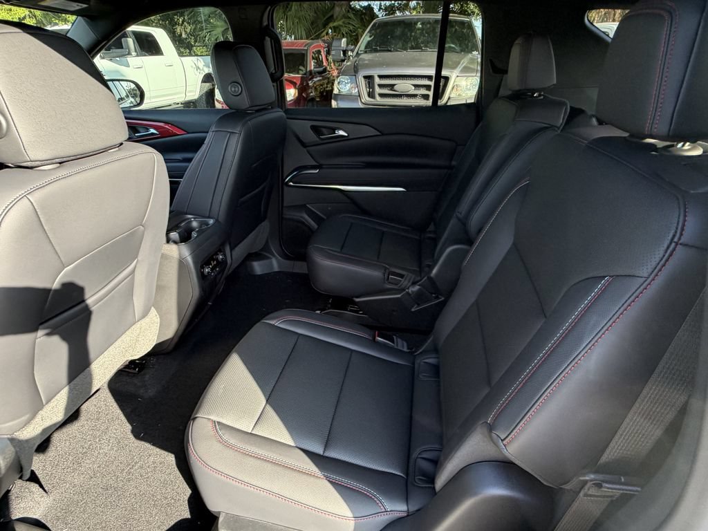 2026 Chevrolet Traverse Z71 - Photo 12