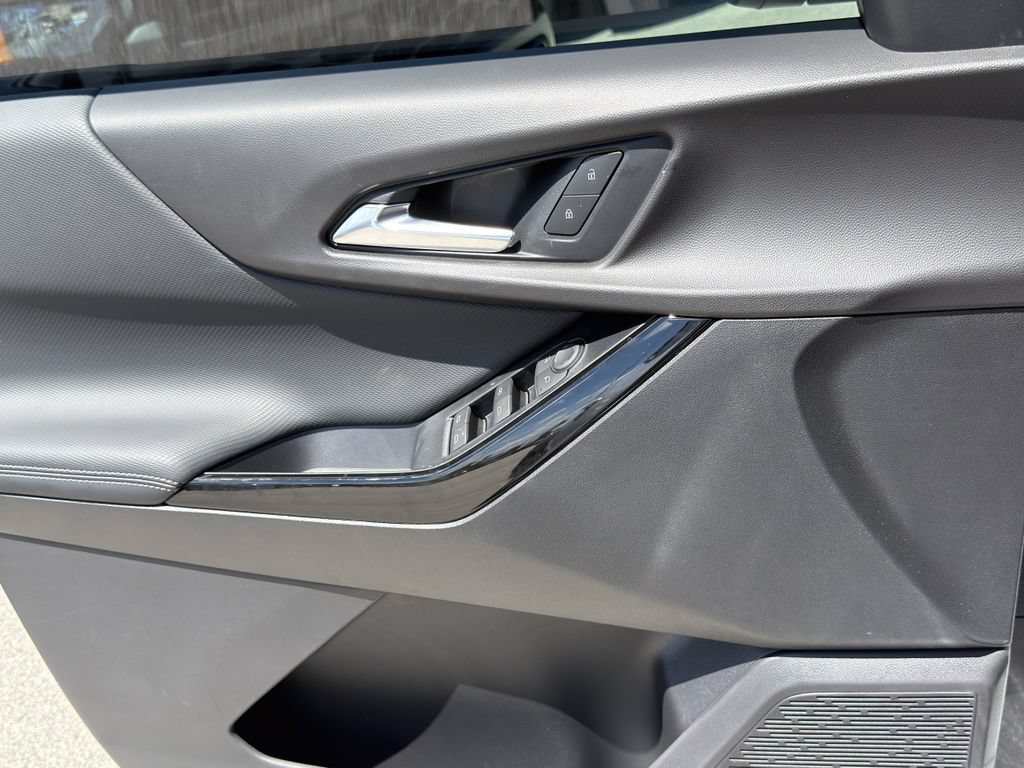 2027 Chevrolet Equinox LT - Photo 19