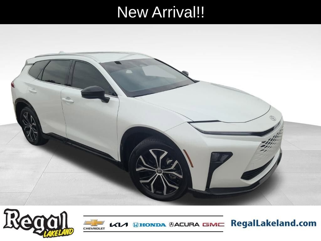 Used 2025 Toyota Crown Signia XLE