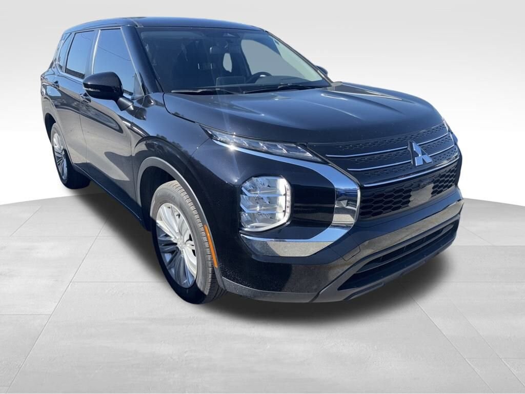 Used 2024 Mitsubishi Outlander ES