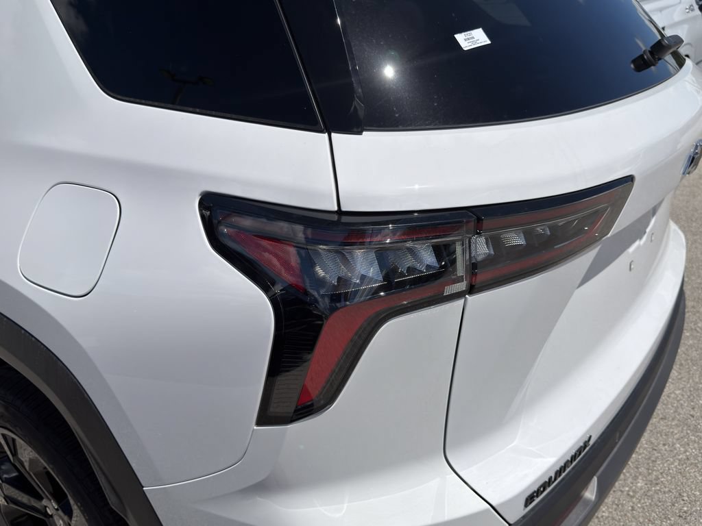 2027 Chevrolet Equinox LT - Photo 8